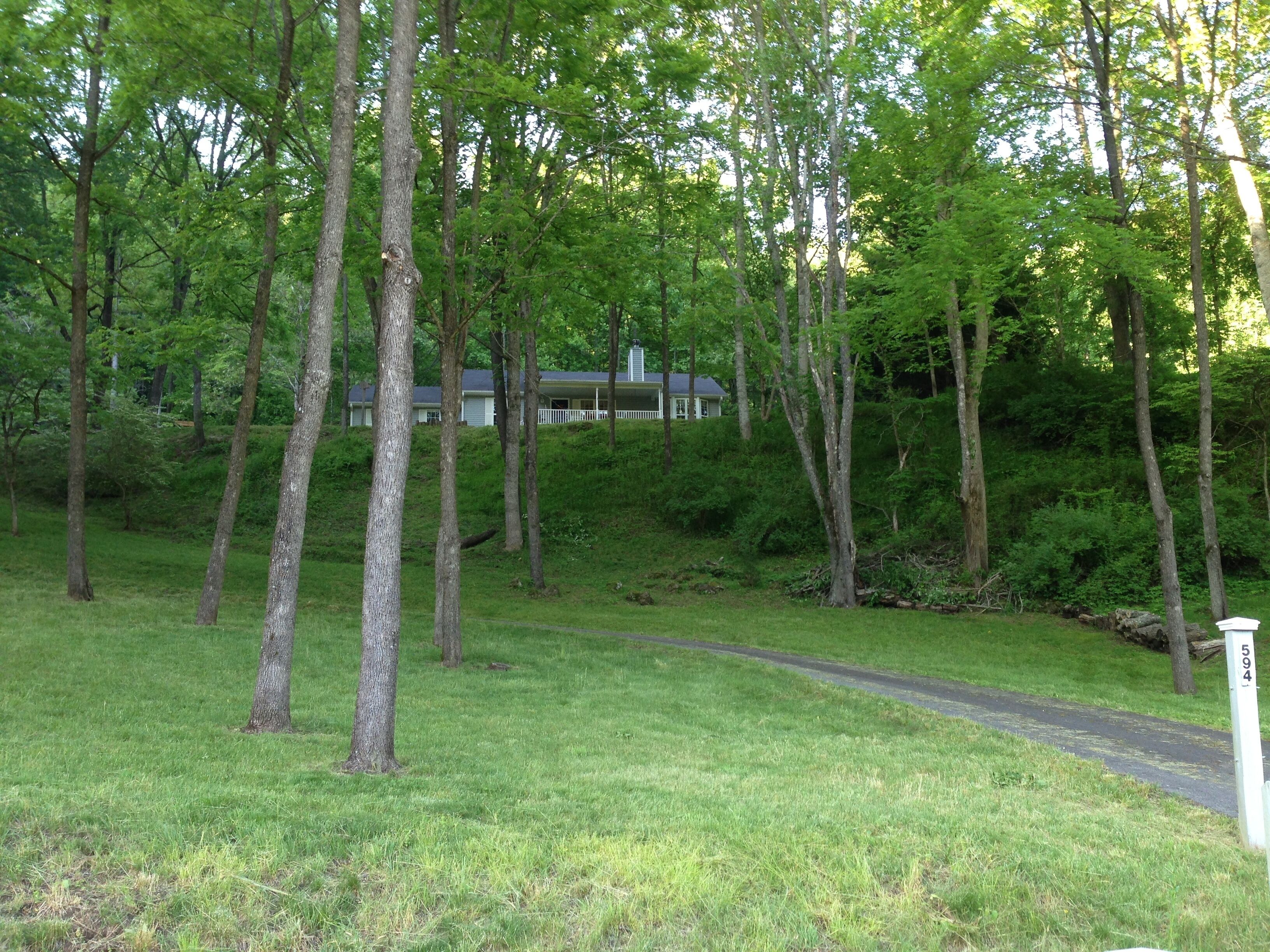 Beautiful Secluded family home yet close to town!