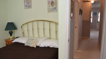 3 chambres, fer et planche à repasser, Wi-Fi gratuit, draps fournis