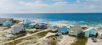 Gulf-Front Cottage | Pet Friendly | Spacious Deck