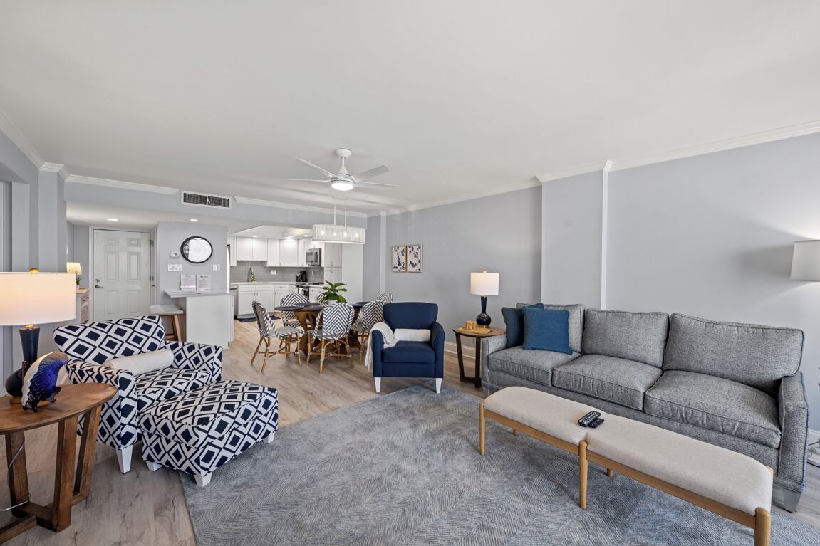 Newly Remodeled 2 Bed in Arcadian I building!