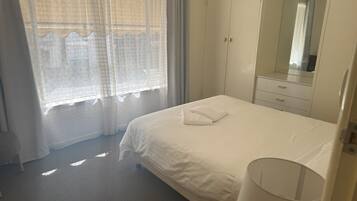 Family Apartment, 2 Bedrooms, Kitchen, Ground Floor (Unit 5)