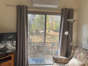 Classic Apartment, 1 Bedroom, Kitchen, River View (Unit 3) | Blackout drapes, iron/ironing board, bed sheets - Ovensview On Riverside (Bright)
