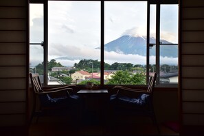 Habitación tradicional (Japanese Style, Mt. Fuji View) | Vista desde la habitación