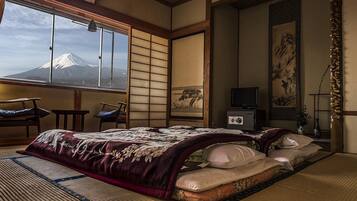 Japanese Style Room with Mt. Fuji View | Free WiFi