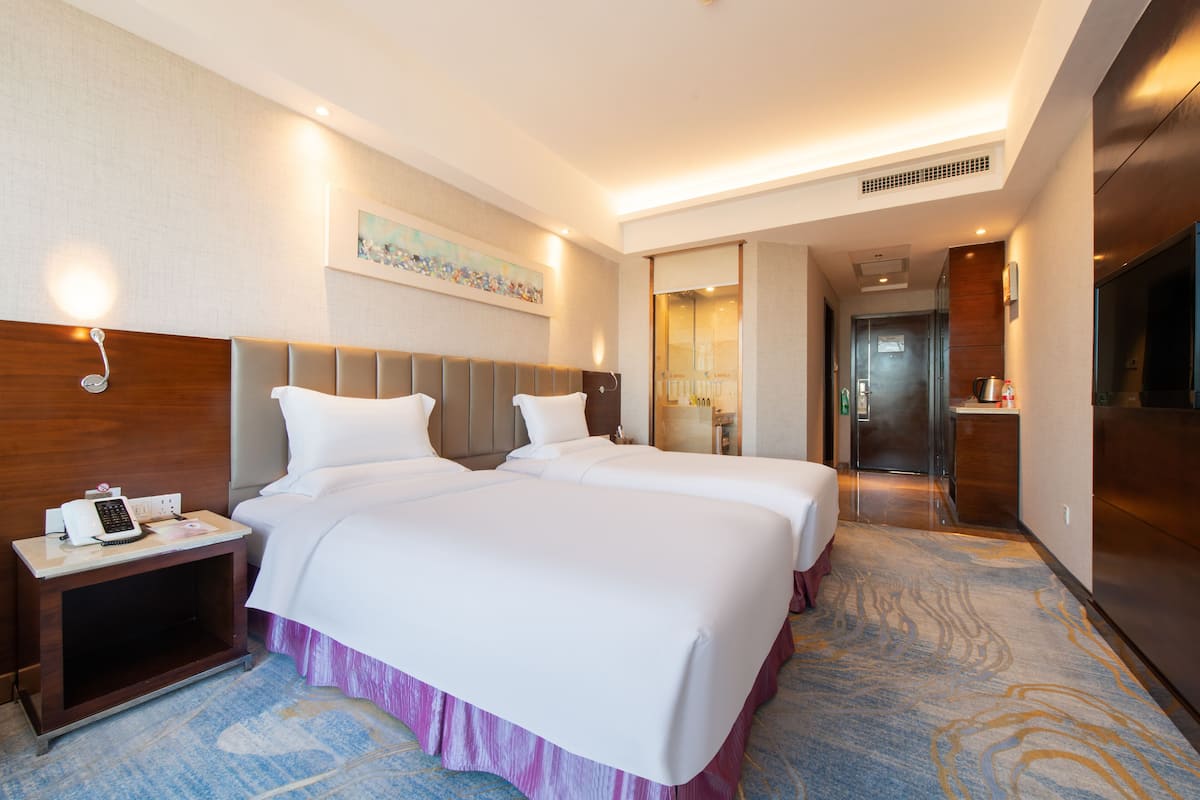 Standard Macao View Twin Beds Room | In-room safe, desk, blackout drapes, iron/ironing board (on request)