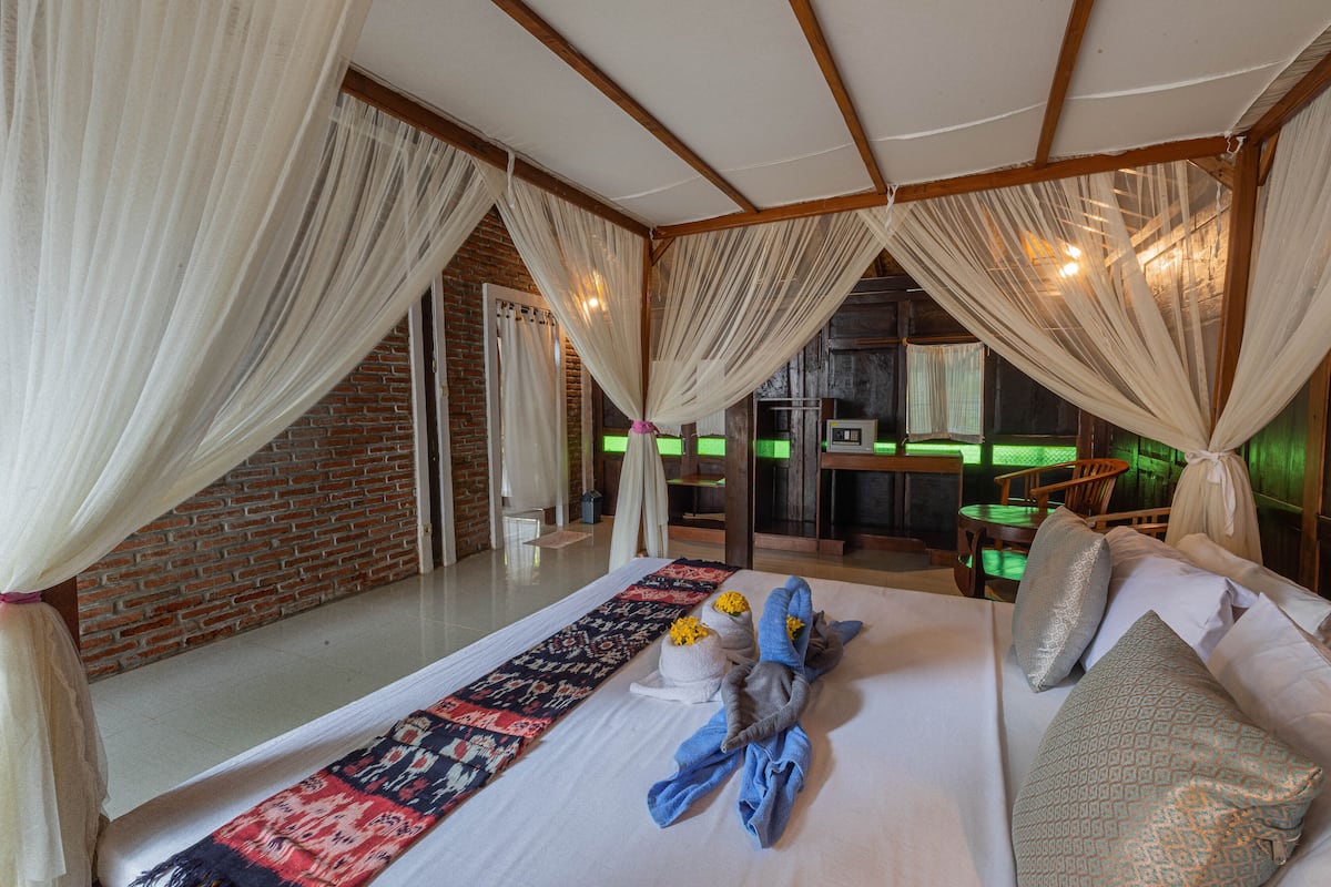 Deluxe Villa, 2 Bedrooms | Bed sheets