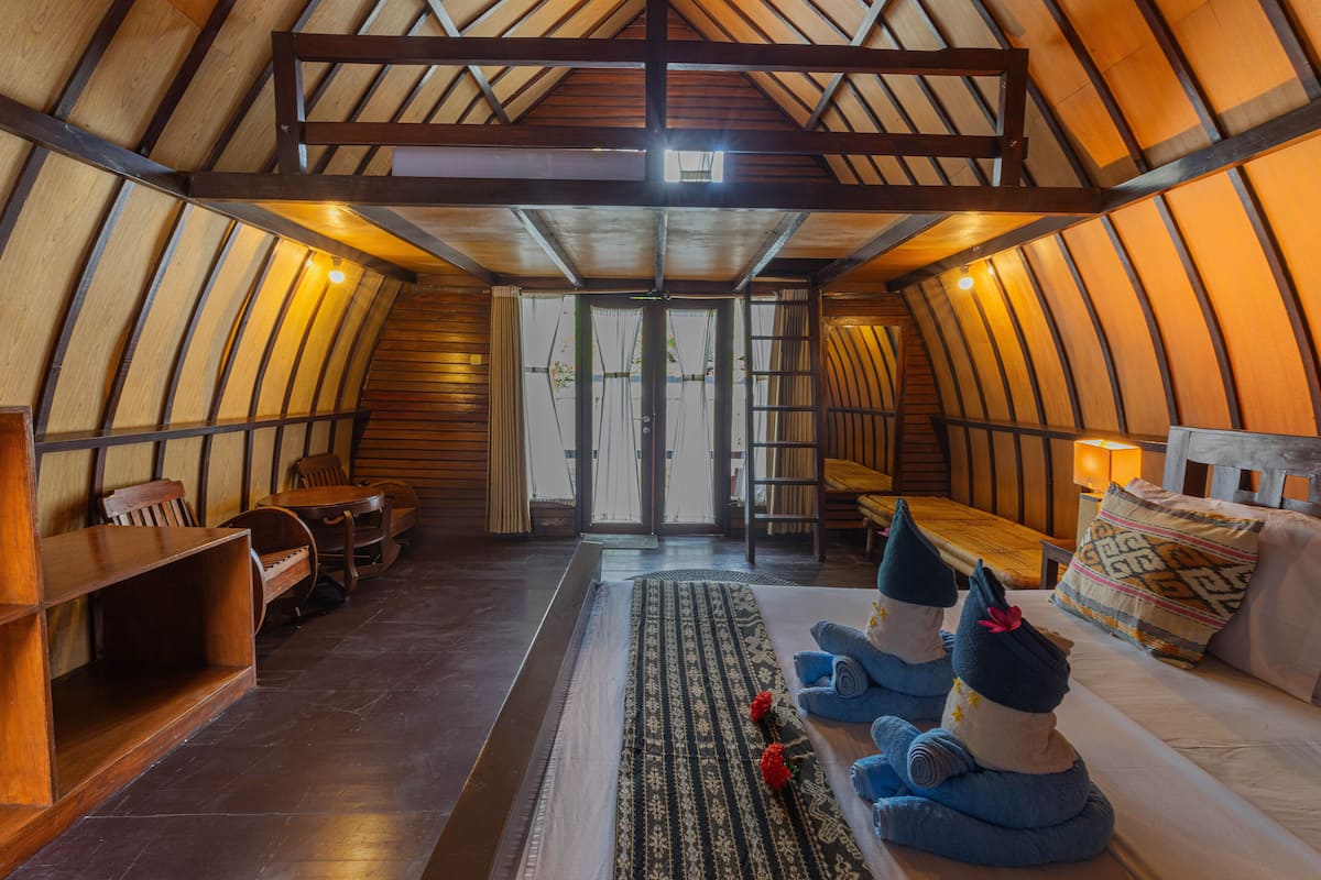 Deluxe Bungalow, 1 King Bed (Lumbung) | Bed sheets