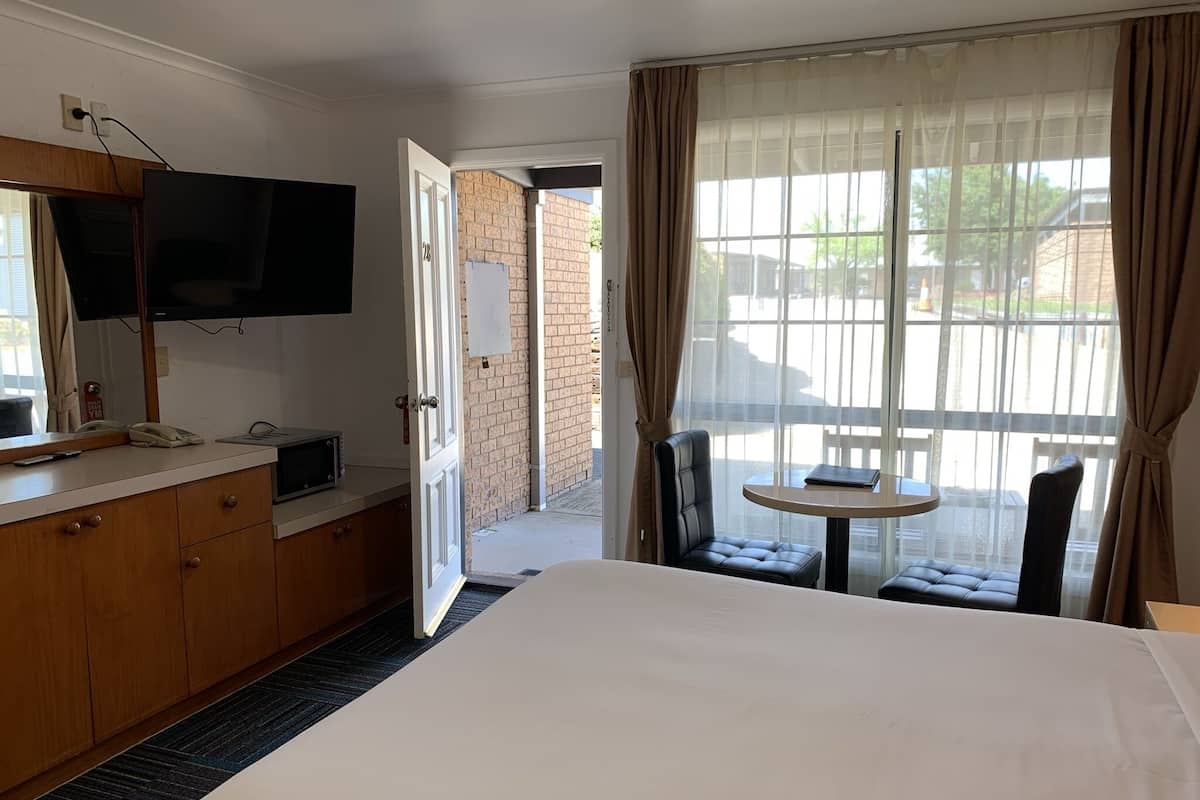 Desk, iron/ironing board, free WiFi, bed sheets