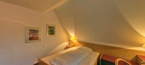 In-room safe, blackout curtains, iron/ironing board, free WiFi - Landgasthof Hotel Rössle (Waldenbuch)