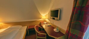 In-room safe, blackout curtains, iron/ironing board, free WiFi - Landgasthof Hotel Rössle (Waldenbuch)