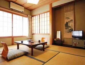 In-room safe, free WiFi