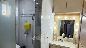 Shower, free toiletries, slippers, bidet