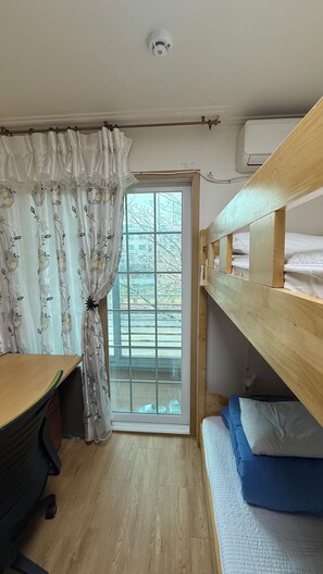 Premium bedding, soundproofing, iron/ironing board, free WiFi