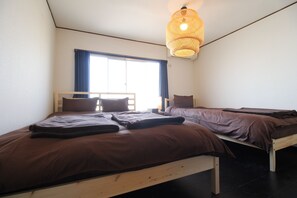 一棟貸し | 2 室のベッドルーム、デスク、WiFi (無料)、ベッドシーツ