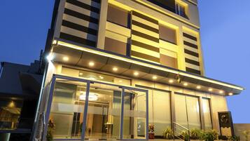 واجهة المنشأة