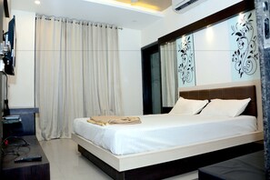 Economy Single Room, 1 Bedroom | 1 bedroom, in-room safe, rollaway beds, free WiFi