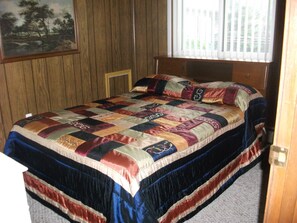 2 chambres, fer et planche à repasser, lit parapluie, Wi-Fi gratuit