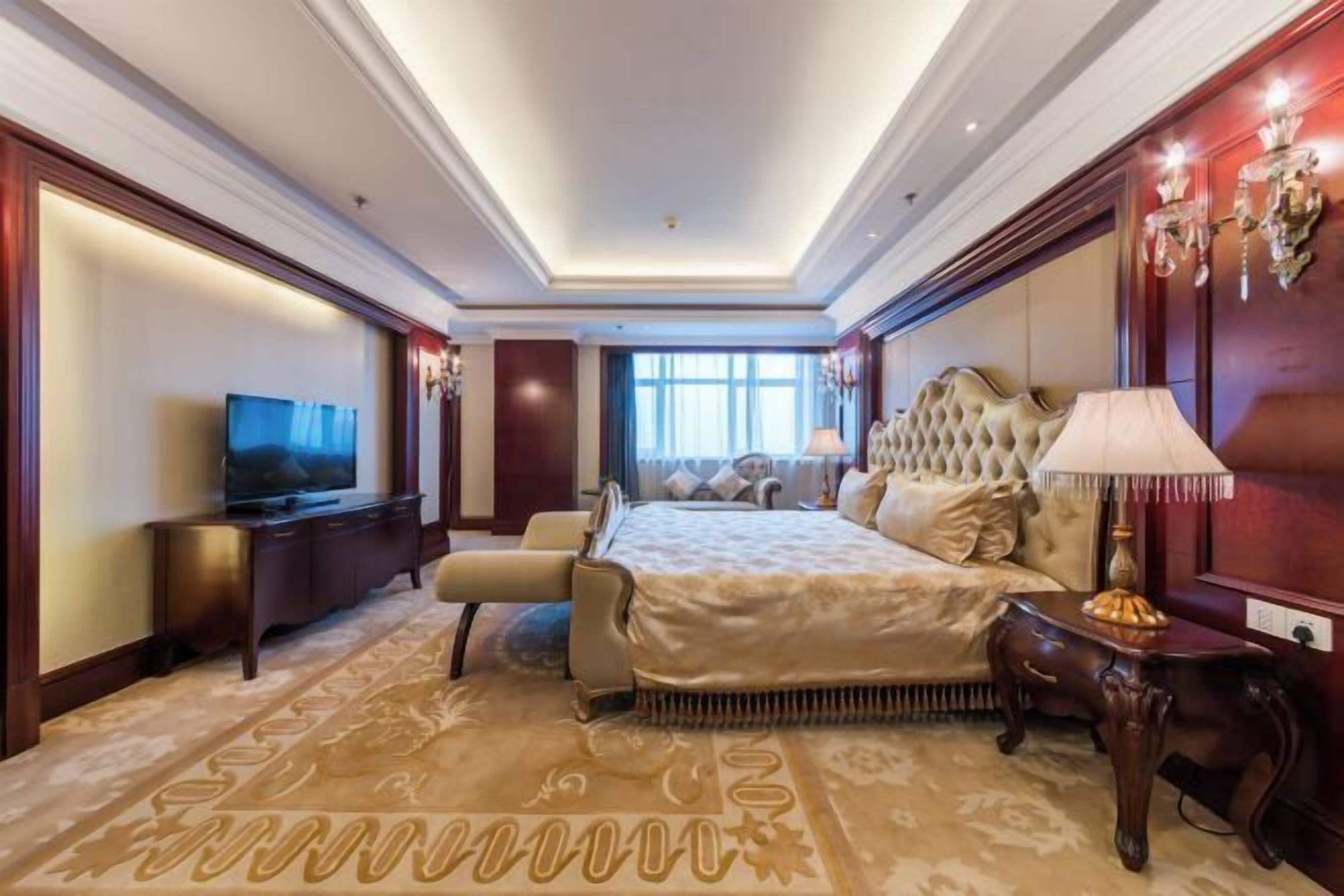 Minibar, in-room safe, desk, blackout curtains