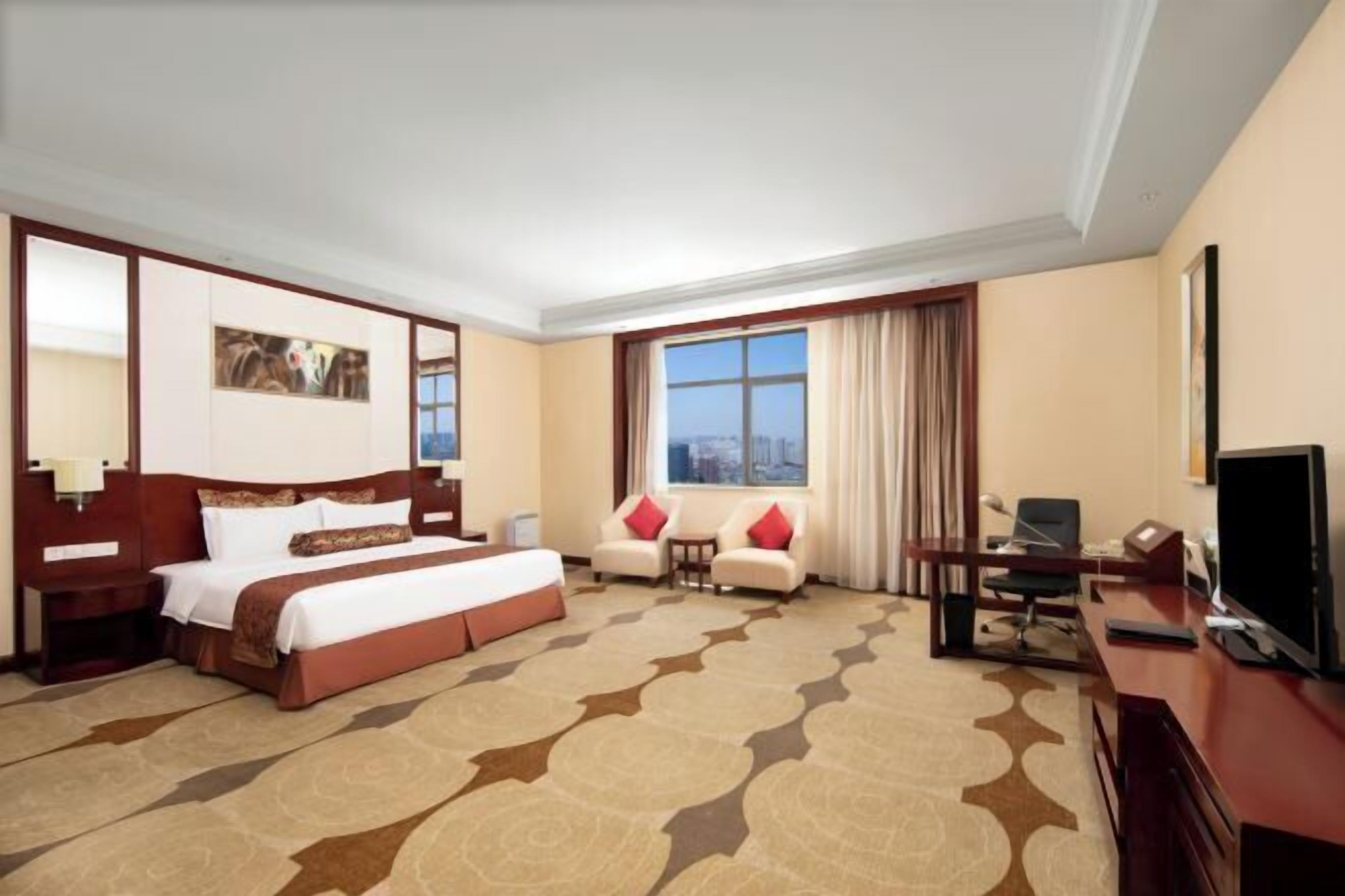 Minibar, in-room safe, desk, blackout curtains