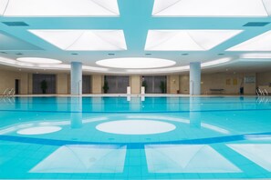 室內游泳池