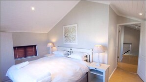 1 chambre, fer et planche à repasser, draps fournis
