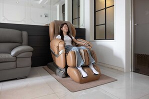 Deluxe Massage Chair | Premium bedding, desk, laptop workspace, blackout drapes - Hotel Moon Cheonan Sinbuldang (Cheonan)