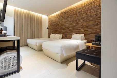 Twin Room | 1 bedroom, premium bedding, desk, laptop workspace
