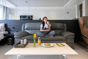 Ropa de cama de alta calidad y escritorio 