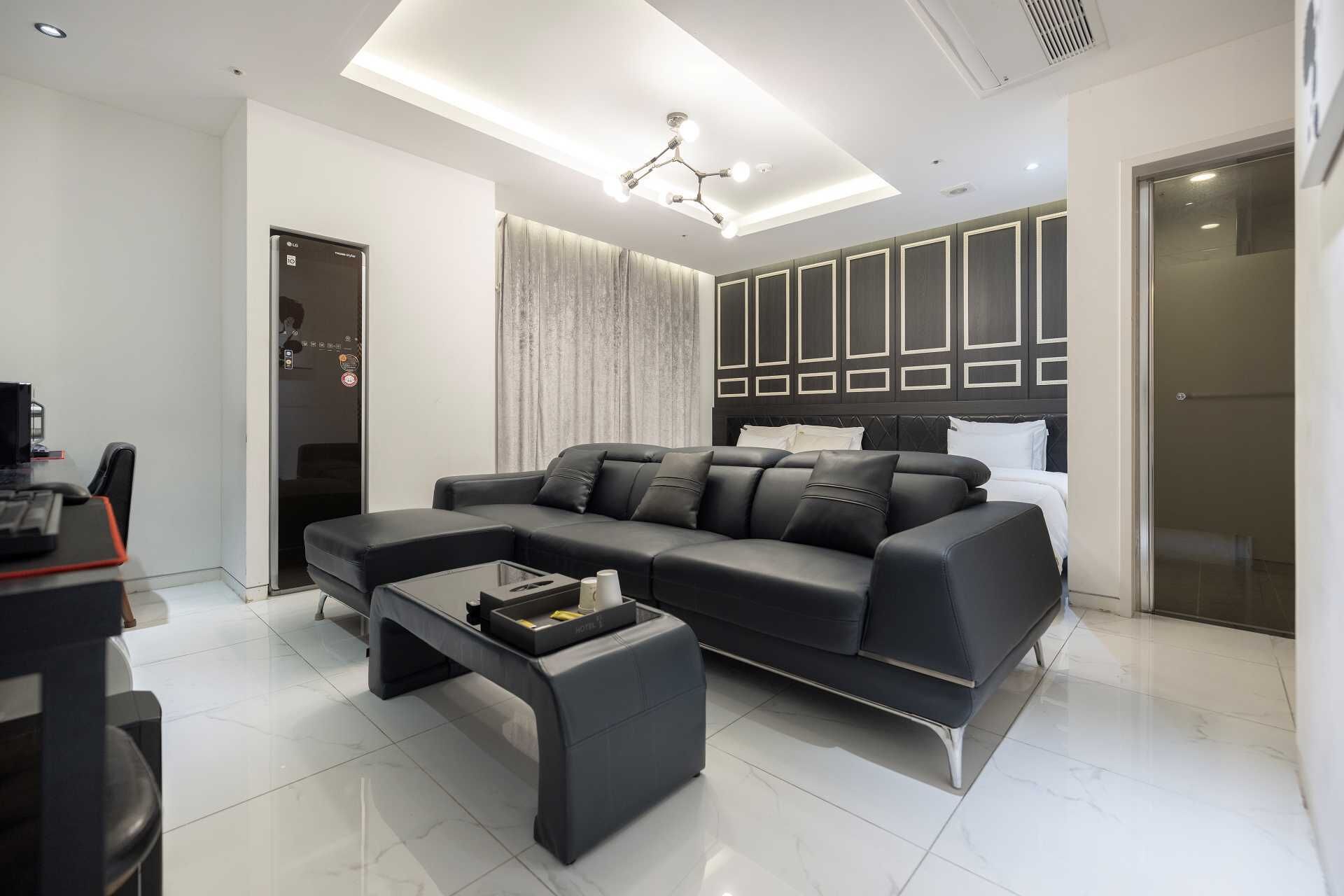 Ropa de cama de alta calidad y escritorio 