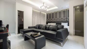 Ropa de cama de alta calidad y escritorio