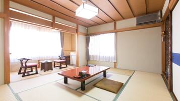 Japanese Style Room for 4 Guests | In-room safe, free WiFi
