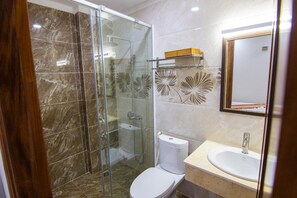 Standard Double Room | Bathroom