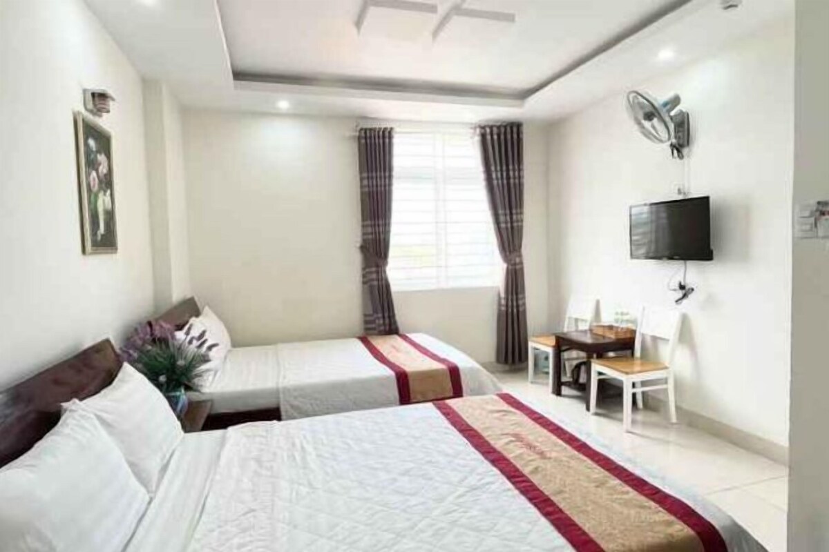 Minibar, escritorio, wifi gratis y ropa de cama 