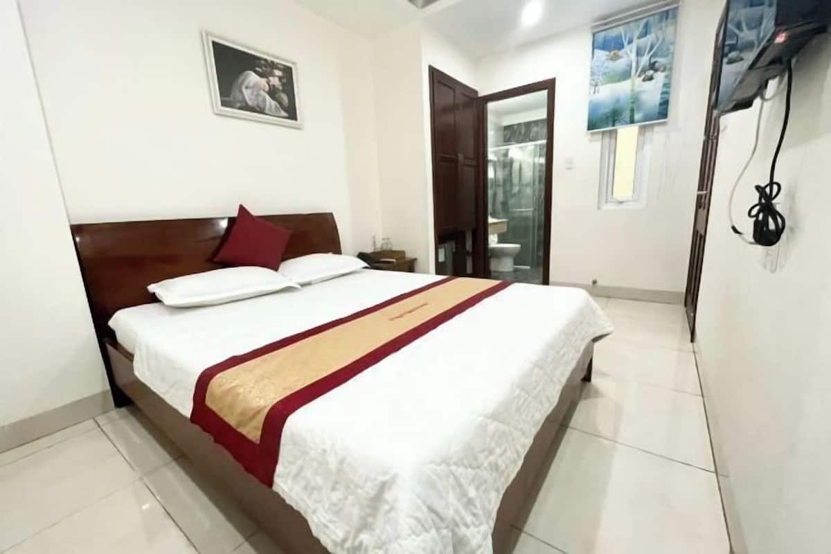 Minibar, escritorio, wifi gratis y ropa de cama