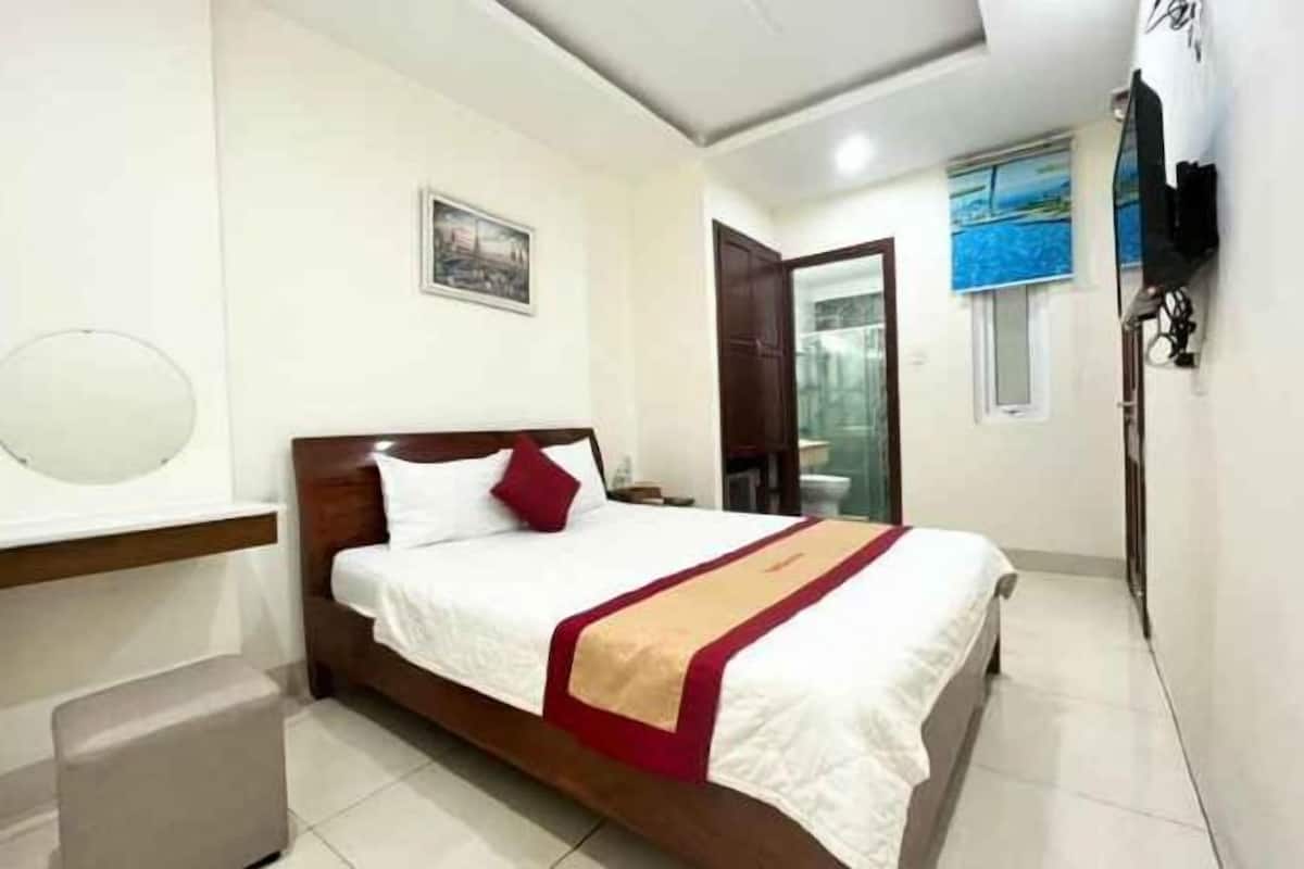 Minibar, escritorio, wifi gratis y ropa de cama