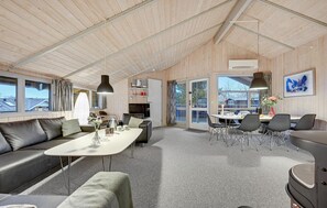 TV, fireplace, DVD player - Lovely home in Ebeltoft with WiFi (Ebeltoft)