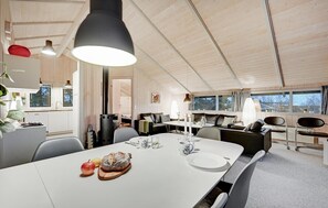 Dining - Lovely home in Ebeltoft with WiFi (Ebeltoft)