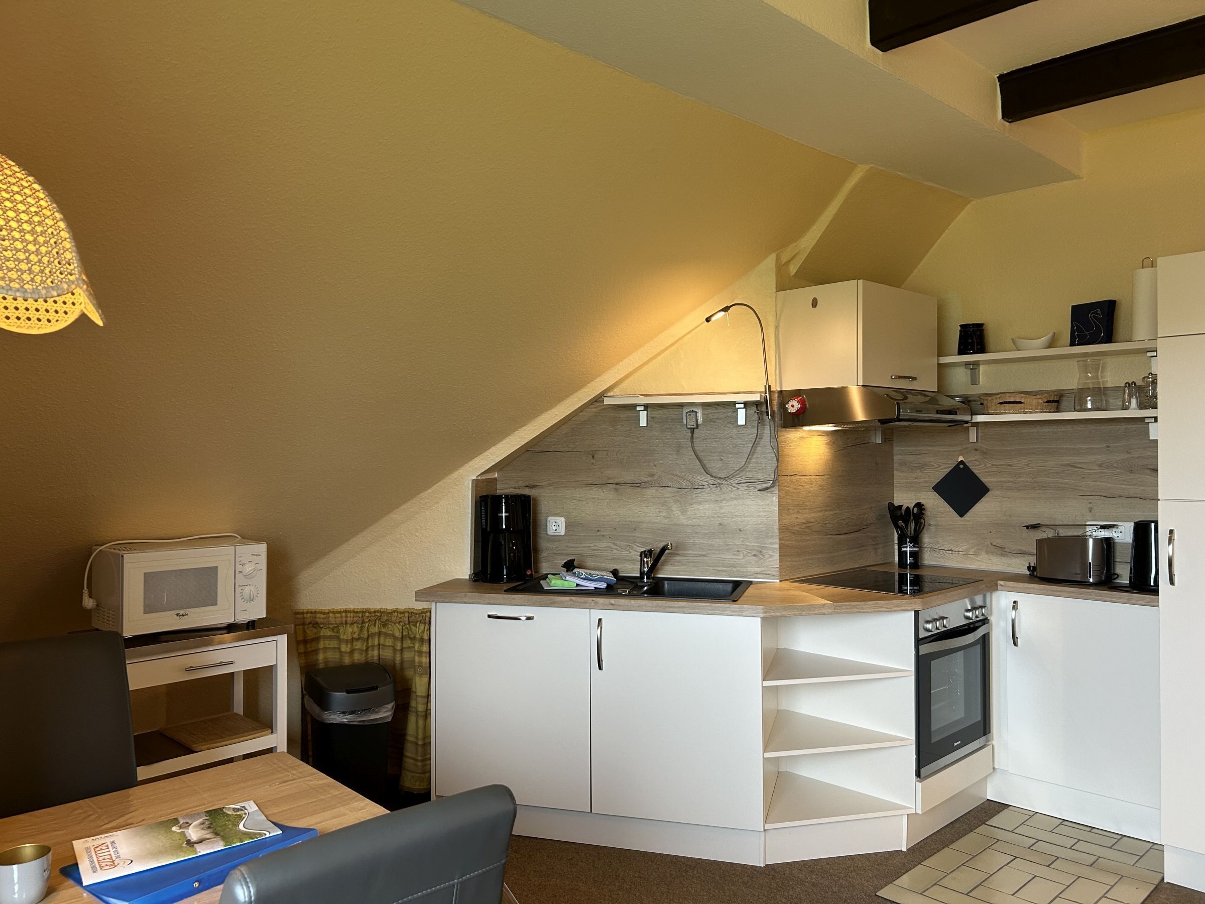 Kühlschrank, Mikrowelle, Ofen, Geschirrspüler