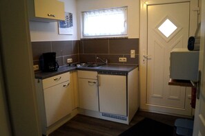 Fridge, microwave