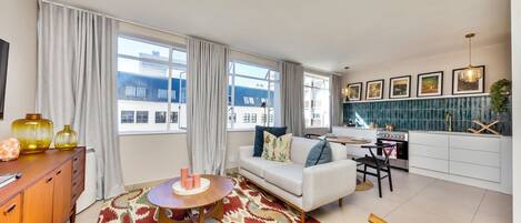 Comfort Apartment, 1 Queen Bed | Living area | Flat-screen TV