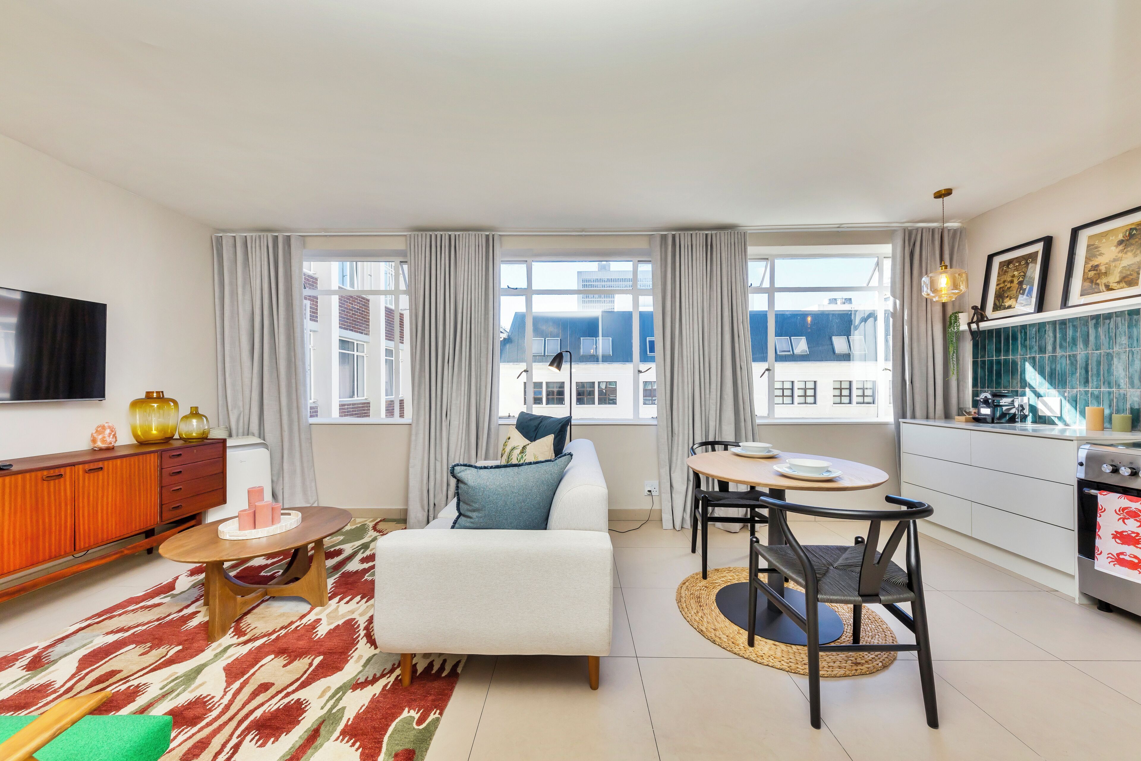 Comfort Apartment, 1 Queen Bed | In-room dining