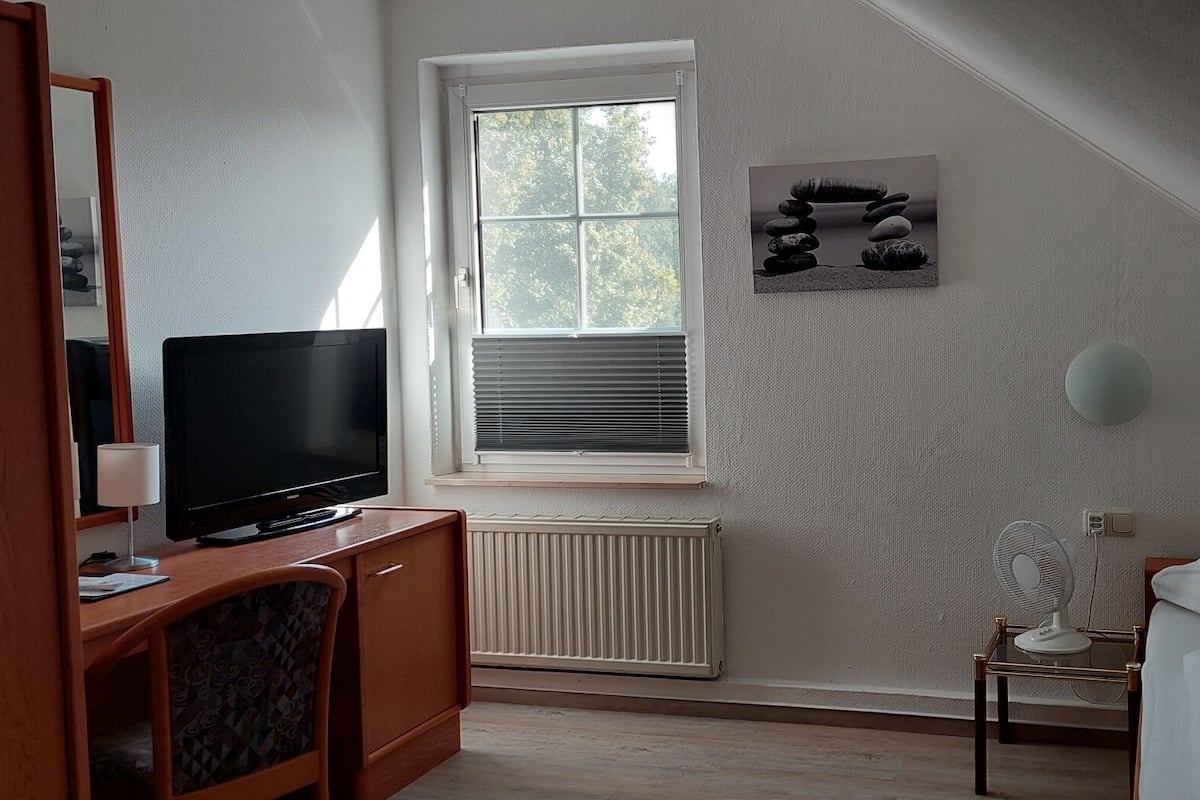 Eenpersoonskamer | Gratis kabelinternet, beddengoed