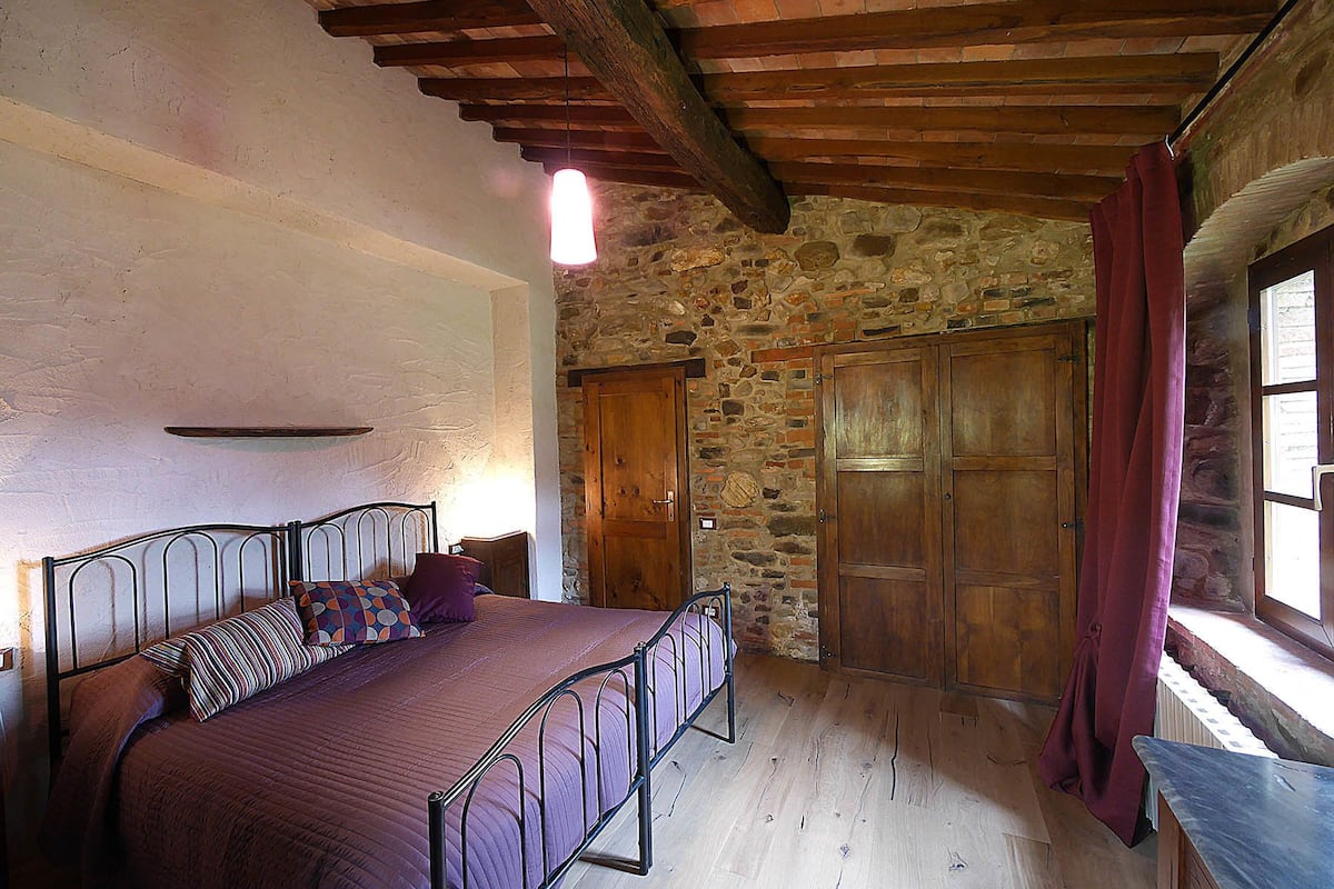 Romantic Room, 1 Bedroom | In-room safe, rollaway beds, bed sheets