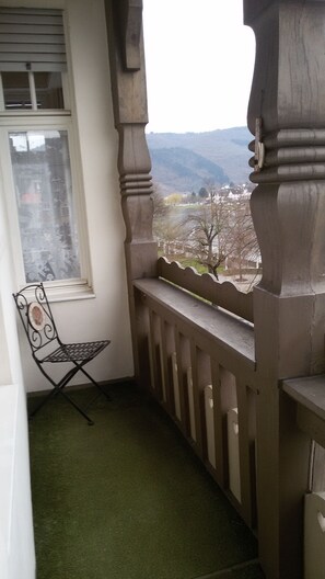 Apartment, 3 Bedrooms, River View | Balcony