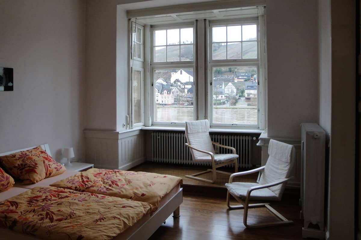 Departamento, 3 habitaciones, vista al río | Tabla de planchar con plancha y wifi gratis