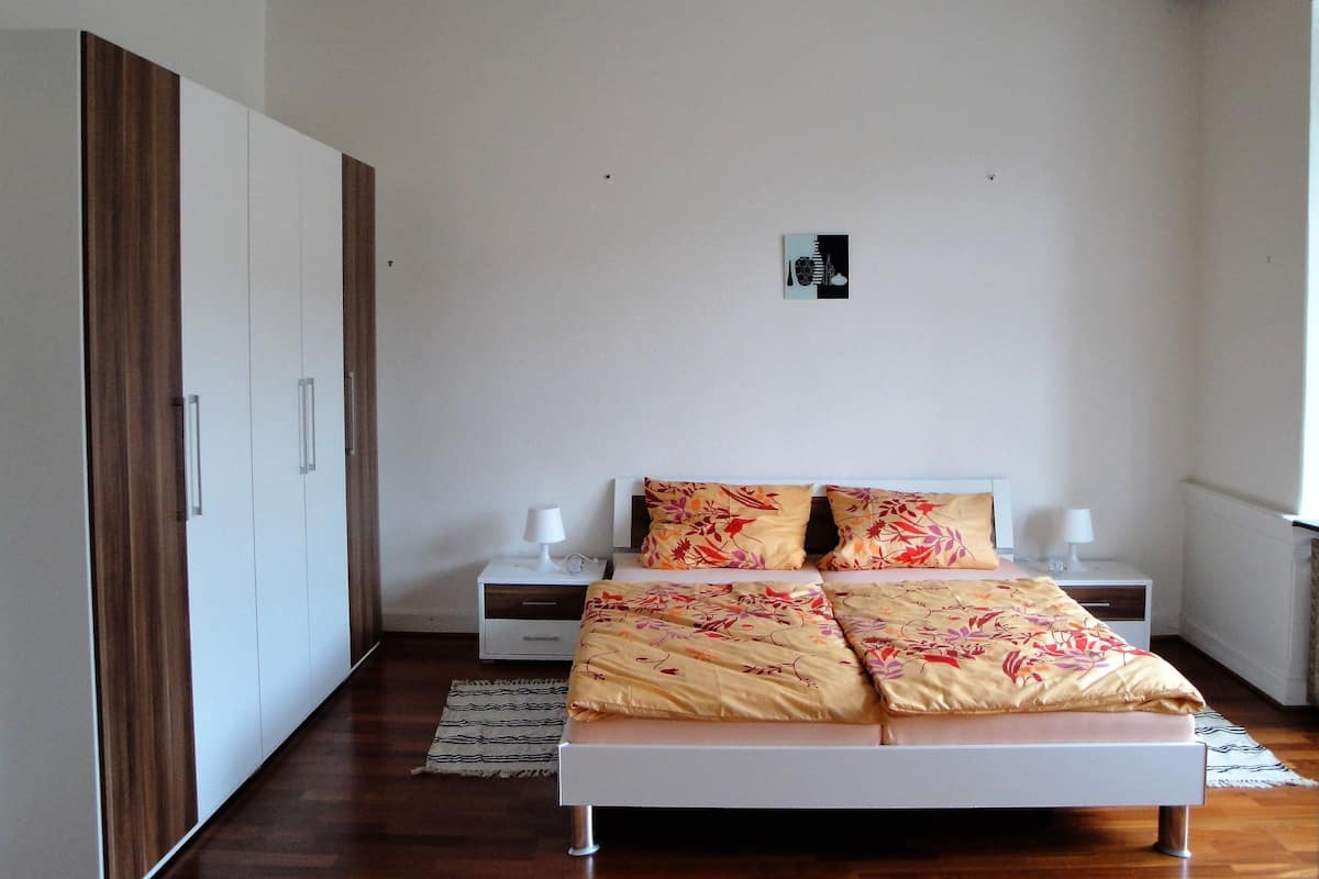 Departamento, 3 habitaciones, vista al río | Tabla de planchar con plancha y wifi gratis