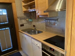 Fridge, microwave, oven, dishwasher - Blockhaus 30 46 - Waldsee Feriendienst (Clausthal-Zellerfeld)