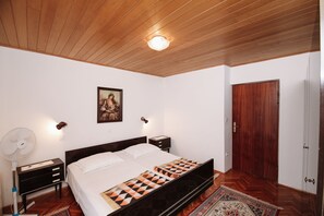 Apartment B | Bureau, Wi-Fi gratuit, draps fournis