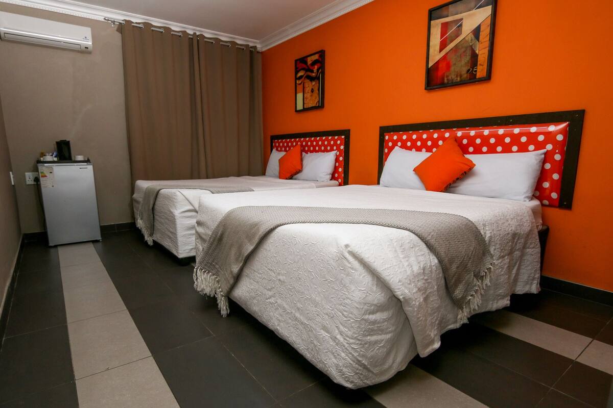 Deluxe Quadruple Room | Seterika/papan seterika 