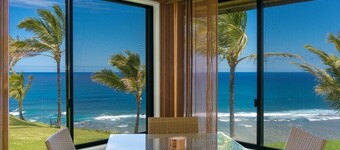 Views, romantic and private with king bed, ground floor convenience